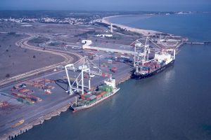 Le_Verdon_Container_ships