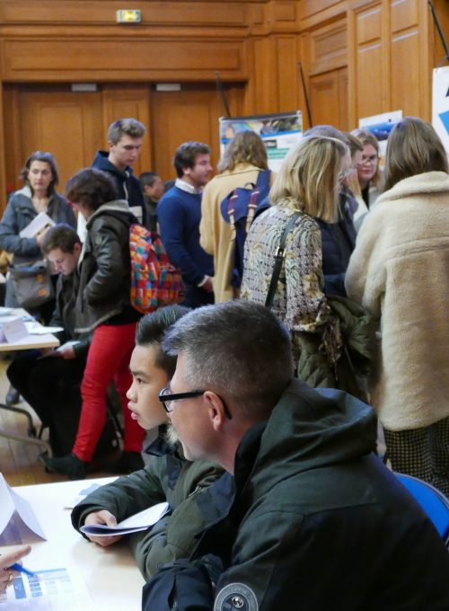 Rencontre de professionnels au forum des métiers de la mer - Institut océanographique